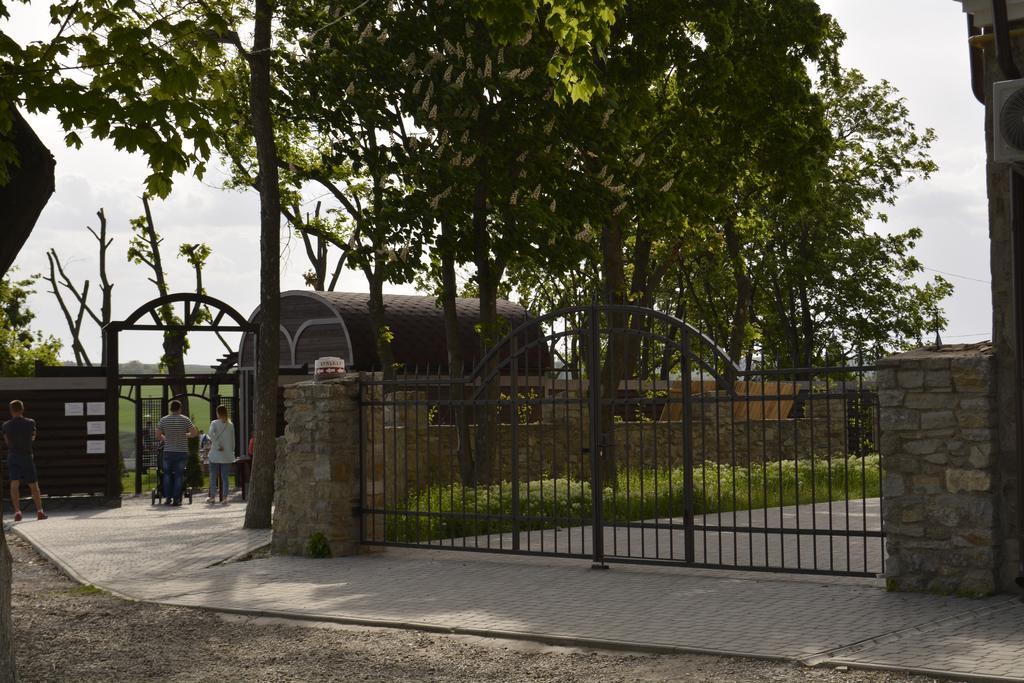 Apartment Vid Na Krepost Kamianets-Podilskyi Exterior photo